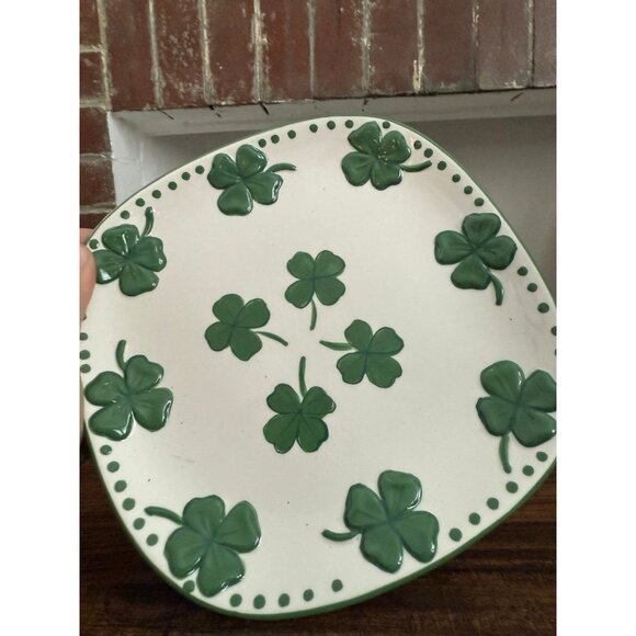 MESA two St Patrick’s Day shamrock plates - Picture 6 of 11